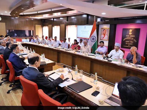 Union Minister Jyotiraditya Scindia Holds Brainstorming Session With Leading Industrialists To Chart Telecom Growth Map