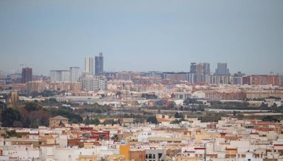 Dos afectados por inhalación de humo por el incendio en un hotel de València