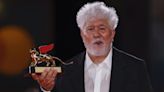 Pedro Almodóvar, ganador del León de Oro a la mejor película en Venecia