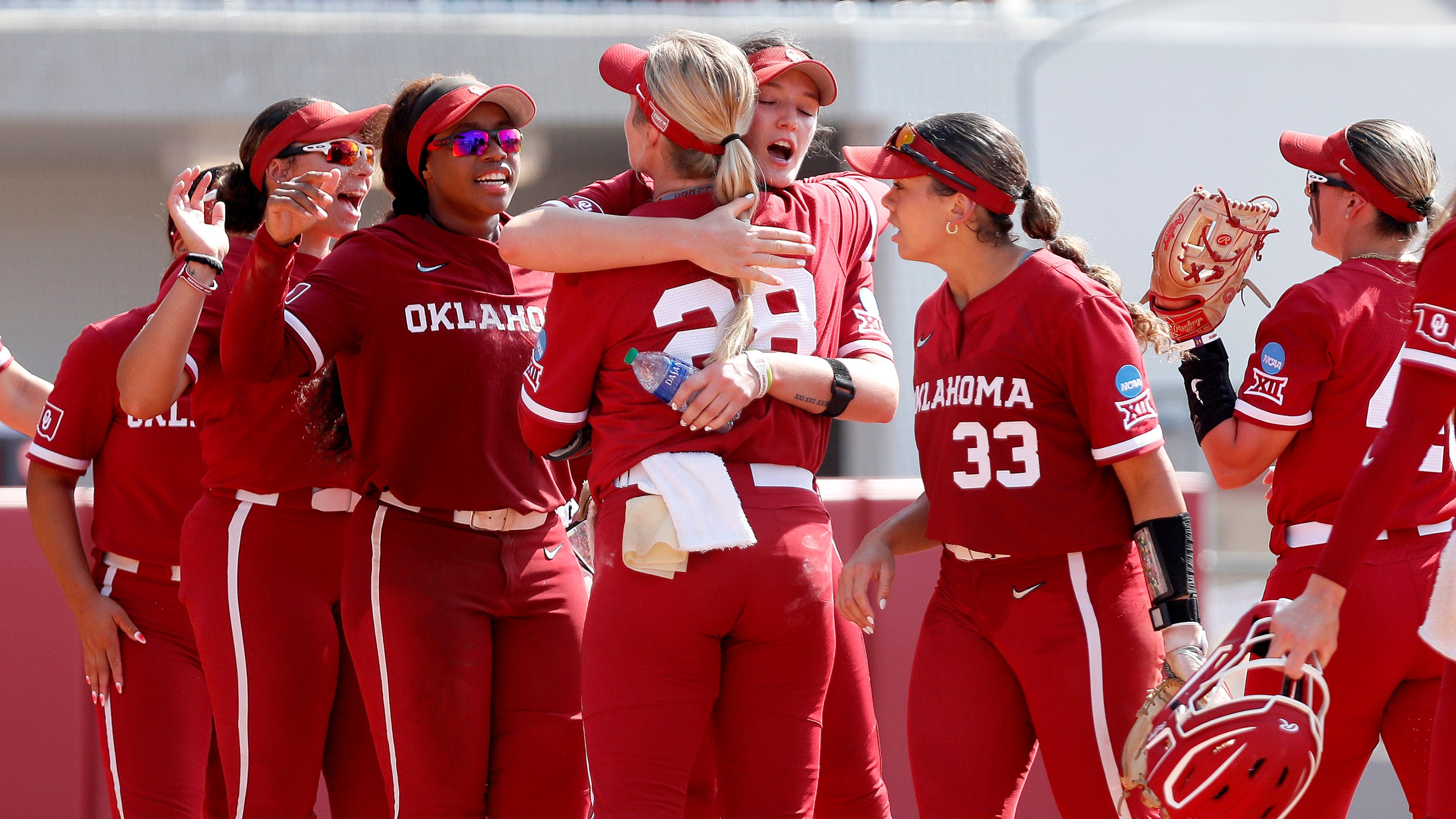 NCAA Tournament super regional bracket: Full TV schedule, scores, results for Road to WCWS