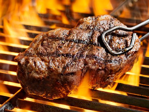 How Long You Should Be Cooking Filet Mignon On The Grill