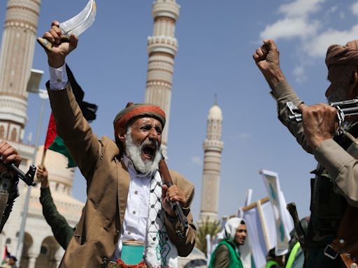 Houthis team up with feared Al-Qaeda branch in new threat to Yemen