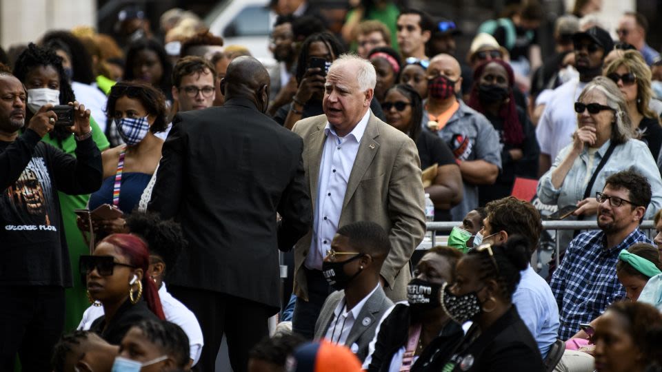 Trump in 2020 praised Tim Walz’s handling of George Floyd protests