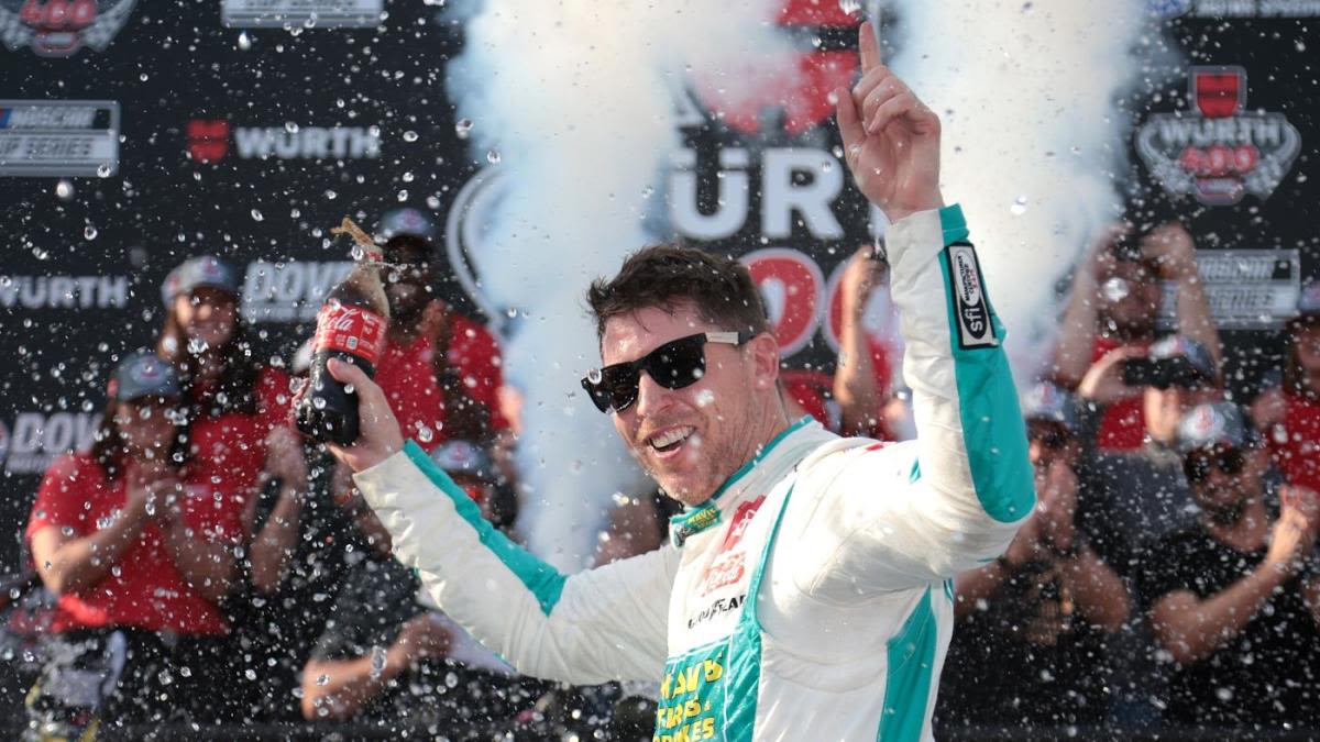 NASCAR at Dover results: Denny Hamlin holds off Kyle Larson to take his third win of season