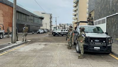 Decomisan arsenal tras cateo en Boca del Río; aseguraron más de 200 armas