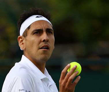 Tabilo elimina a una ‘bestia negra’ de los chilenos, avanza en Wimbledon y extiende su mejor racha en el circuito ATP