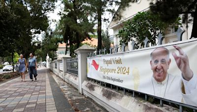 El papa aterriza en Singapur: de la extrema pobreza a uno de los países más ricos