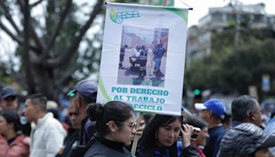 Recicladores protestan contra el Gobierno Petro en exclusivo sector de Bogotá: cientos de personas bloquean vías en el norte de la capital