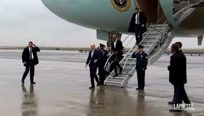 New York, Biden e Obama sbarcano dall’Air Force One