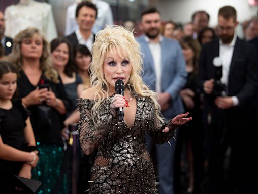 CMA Fest 2024 updates: Dolly Parton kicks off festival in Nashville. What else you can't miss on Day 1