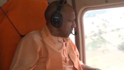 UP CM Yogi Adityanath Takes Stock of Shravasti Flood Situation, Distributes Relief Materials; Video