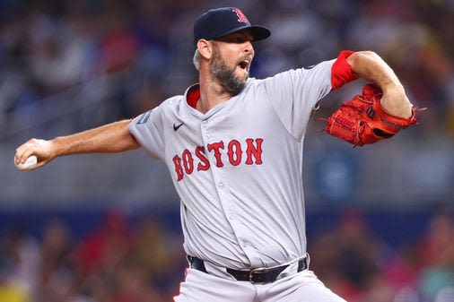 Reliever Chris Martin returns to Red Sox’ injured list with elbow inflammation - The Boston Globe