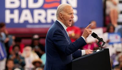 Lifeline for Biden as Michigan Crowd Chants ‘Don't You Quit’