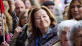 Carmen Romero, exmujer de Felipe González, presente en la manifestación de Ferraz en apoyo a Sánchez