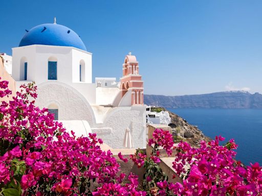 How To Visit Santorini—Without The Crowds