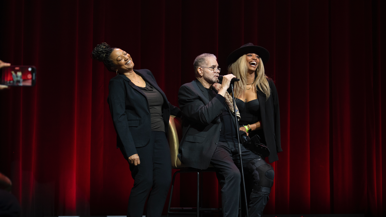 Sinbad Performs on the Comedy Stage for the First Time Since 2020 Stroke