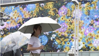 西日本降暴雨水淹九州 汽車險滅頂駕駛開窗逃出