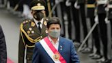 Presidente de Perú acusa a "oligarquía" de minar Gobierno, pide a oposición limar diferencias