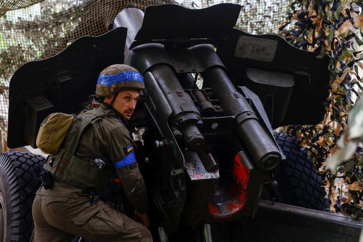 Ukraine-Russia war – live: French and German leaders says Ukraine should be allowed to hit Russian targets