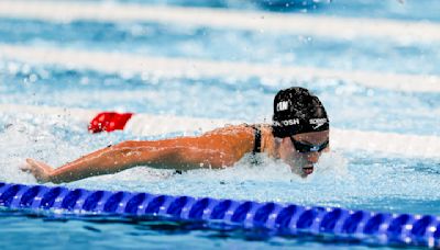 Summer McIntosh wins gold in 200 butterfly, continues ascent to swimming supremacy