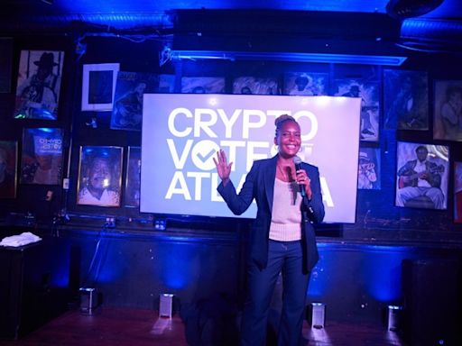 Ex-Atlanta Mayor Bottoms will remain with Coinbase after joining Biden campaign