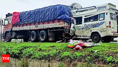 13 returning from temple killed in crash | Bengaluru News - Times of India