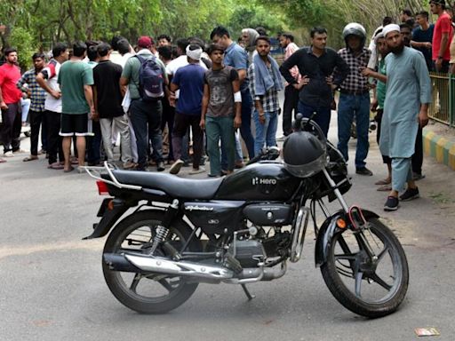 Ghaziabad: Man killed, friend injured after their motorcycle rams road divider at high speed