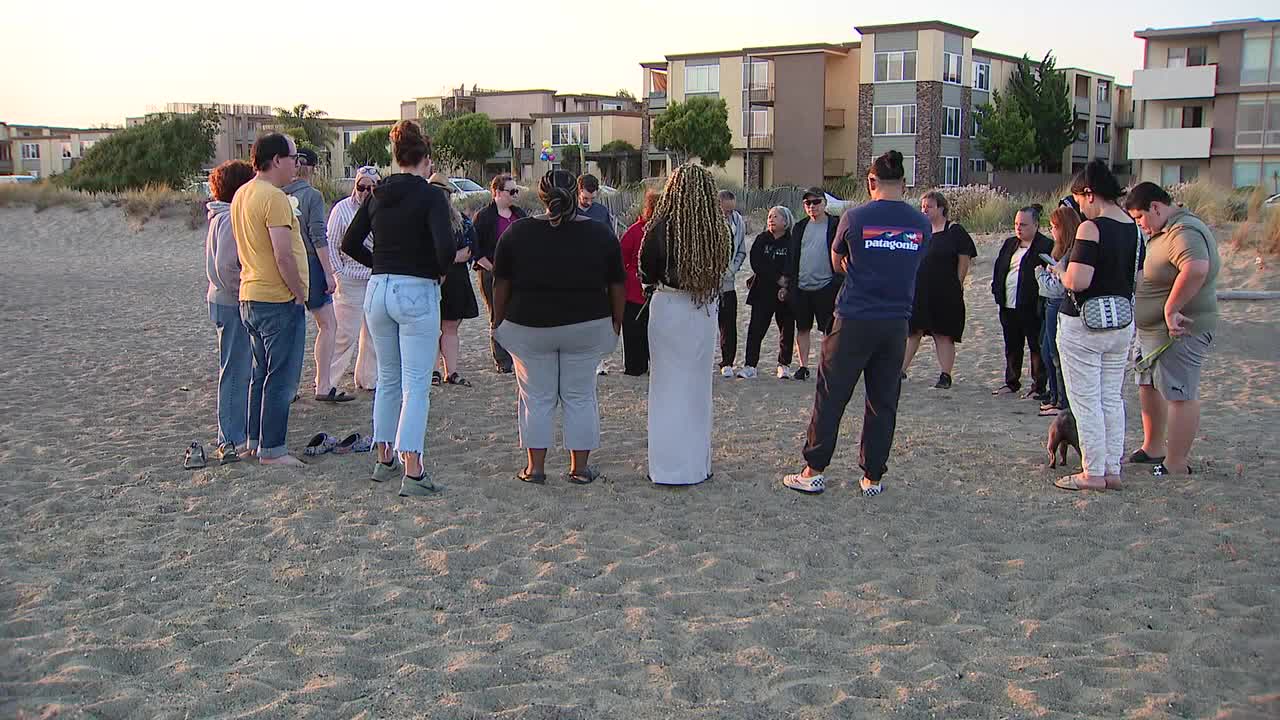 Alameda neighbors mourn loss of family shot to death