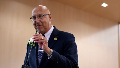 'Responsibility and duty': Mark McBrayer sworn in as Lubbock mayor, Gordon Harris on council