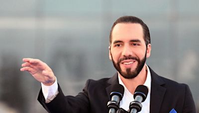 Un "todopoderoso" Bukele asume su segundo gobierno en El Salvador