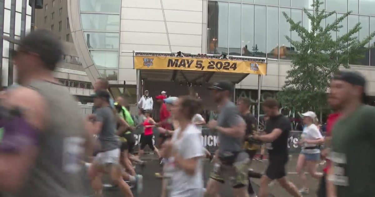 Many Pittsburgh Marathon runners take on race for personal reasons