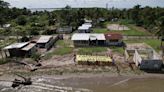 Surgen desplazados climáticos de un pueblo engullido por el mar en México