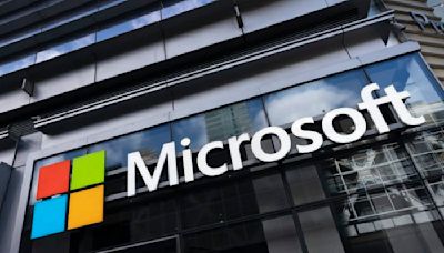 Microsoft users worldwide report widespread outages affecting banks, airlines and broadcasters