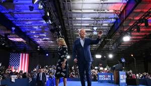 Democrats toe the line, close ranks around Biden