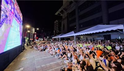 麟洋配連霸！台南直播派對1500人大螢幕前高喊「金牌」 - 生活