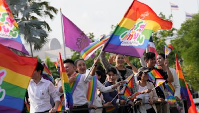 彩虹旗飄揚！泰國會壓倒性通過同婚修法 年底將上路