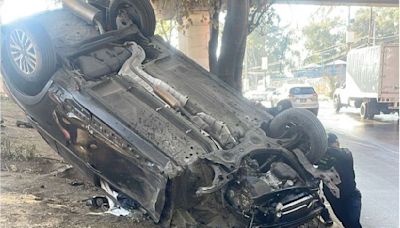 Mujer sufre accidente automovilístico en Río Churubusco