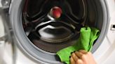 Remove washing machine mould and limescale fast with cleaning pro’s best method