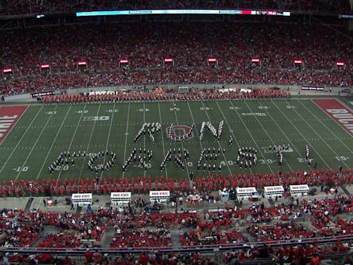 Ohio State Marching Band honors 30th anniversary of Forrest Gump