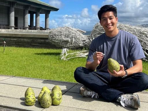 男星受邀赴法鼓山當志工 親畫柚子結緣！超強藝術天分曝光