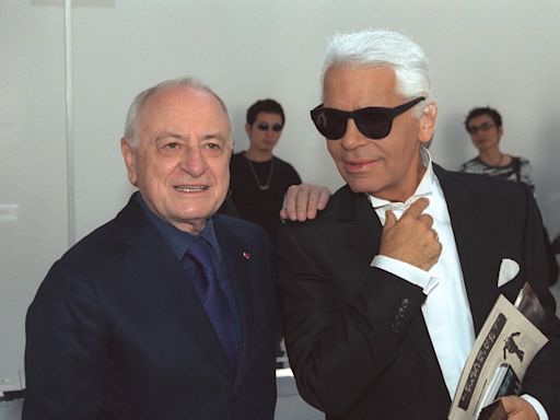 Karl Lagerfeld y Pierre Bergé, la historia del “odio más cruel” del mundo de la moda que acabó con la amistad del káiser e Yves Saint Laurent