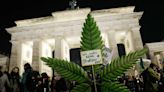 Los alemanes celebran la legalización del consumo recreativo de cannabis