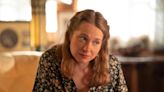 Merritt Wever on Why She Had to ‘Fortify’ Herself to Play Kathryn Hahn’s Mother in ‘Tiny Beautiful Things’