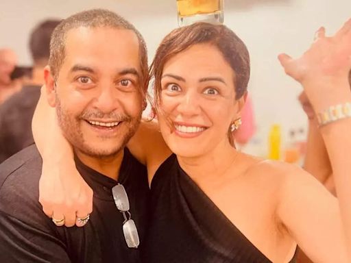 Mona Singh shares happy pictures with Jassi Jaisi Koi Nahin’s Gaurav Gera from his birthday bash; in pics - Times of India