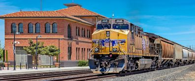 Investors in Union Pacific (NYSE:UNP) have seen notable returns of 54% over the past five years