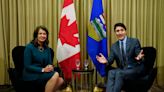 Can't they ever just get along, Justin Trudeau and Danielle Smith? Sometimes, yes!