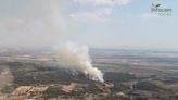 El INFOCAM trabaja en el control de un incendio forestal en Mesegar de Tajo (Toledo)
