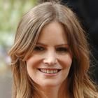 Jennifer Jason Leigh