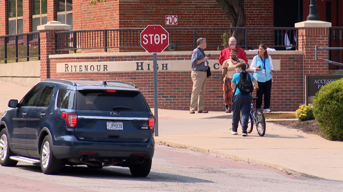 Armed teen who was arrested outside St. Louis County high school charged