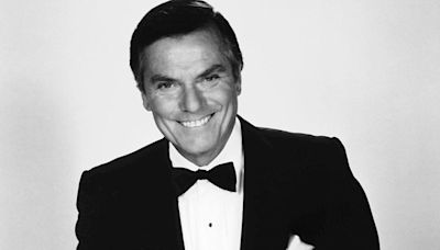 Peter Marshall, 'Hollywood Squares' host, dies at 98 of kidney failure